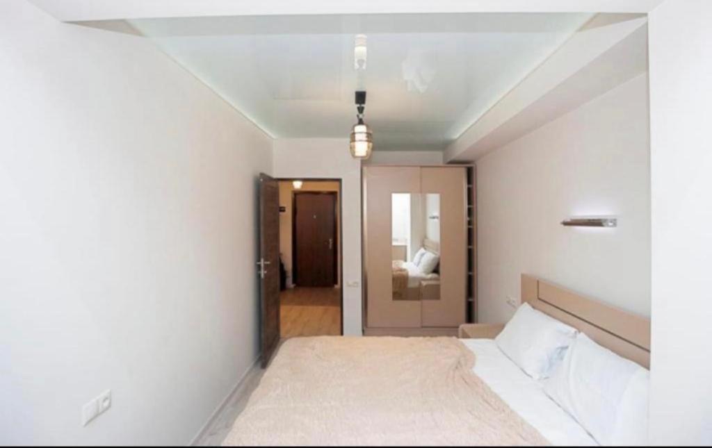 Excellent Apartment In The Republic Square Pushkin 3 Jerevan Exteriör bild